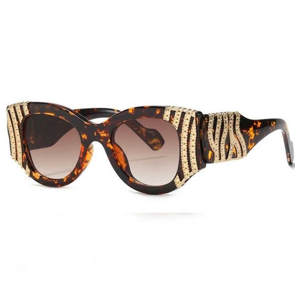 8179 wholesale metal decoration ladies sunglasses classic retro fashion catwalk trend wild gorgeous high-quality uv400 eyewear unisex, White;black
8179 wholesale metal decoration ladies sunglasses classic retro fashion catwalk trend wild gorgeous high-quality uv400 eyewear unisex, White;black