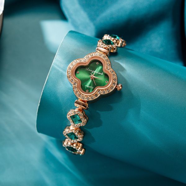 wristwatches luxury green dial watch fourleaf clover womens bracelet watches fashion steel belt wristwatch montre femme relogio feminino 230, Slivery;brown
wristwatches luxury green dial watch fourleaf clover womens bracelet watches fashion steel belt wristwatch montre femme relogio feminino 230, Slivery;brown