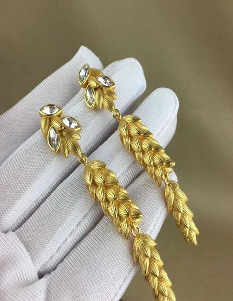 fashion letter brand classic crystal vintage gold wheat drop earrings for women girl punkgift7093865, White
fashion letter brand classic crystal vintage gold wheat drop earrings for women girl punkgift7093865, White