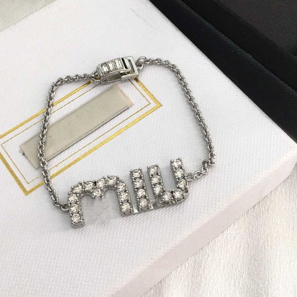 miao family's new miu letter full women's advanced sense personalized temperament water square buckle inlaid diamond bracelet, Golden;silver
miao family's new miu letter full women's advanced sense personalized temperament water square buckle inlaid diamond bracelet, Golden;silver