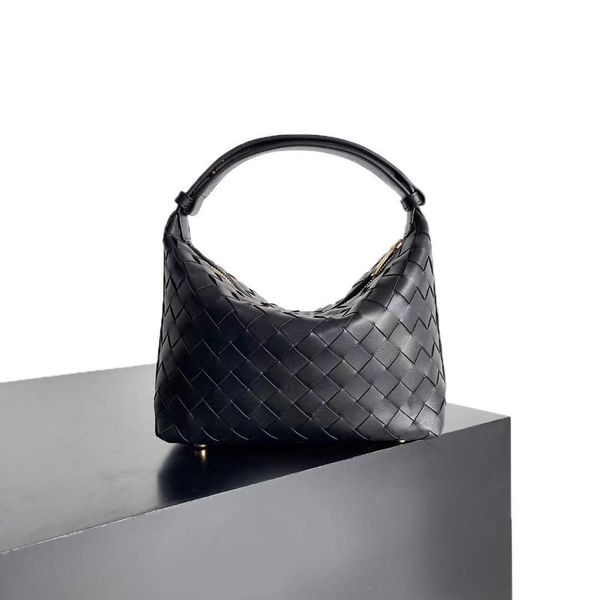 designer bag trend botacet vnenat high 2023 spring/summer fashion new woven sheepskin grade lunch box bag underarm single shoulder handheld
designer bag trend botacet vnenat high 2023 spring/summer fashion new woven sheepskin grade lunch box bag underarm single shoulder handheld
