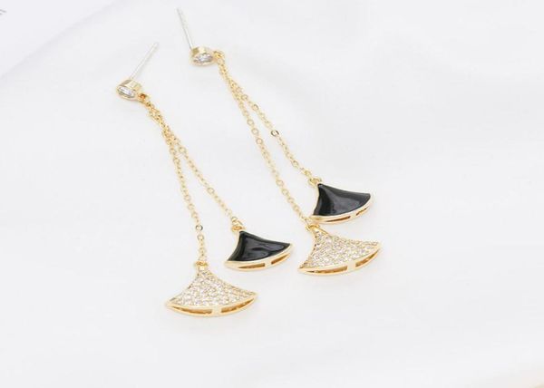 new brand fanshaped ginkgo leaf s925 silver needle long tassel earrings jewelry 18k gold plated highend sparkling zircon earring482756898
new brand fanshaped ginkgo leaf s925 silver needle long tassel earrings jewelry 18k gold plated highend sparkling zircon earring482756898