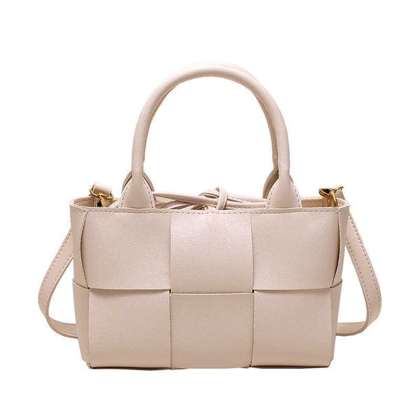 designer bag venetas knitting large-capacity women's bag tote bag large check handbag fashion diagonal bag ujba
designer bag venetas knitting large-capacity women's bag tote bag large check handbag fashion diagonal bag ujba