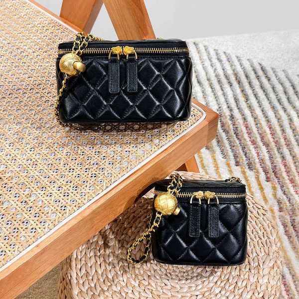 dinner bag box bag golden ball lingge chain genuine leather 2023 new mini red one shoulder crossbody
dinner bag box bag golden ball lingge chain genuine leather 2023 new mini red one shoulder crossbody