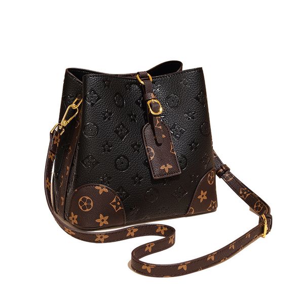 tote bag designer bags pu fashion embossed diagonal straddle bag large capacity bucket bag retro classic printed handbag wholesale
tote bag designer bags pu fashion embossed diagonal straddle bag large capacity bucket bag retro classic printed handbag wholesale