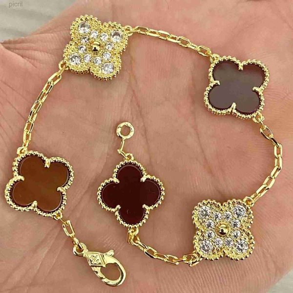 designer clovers bracelet luxury 18k clover pearl 4 leaf gold laser brand bangle earrings charm bracelets necklace wedding a 39, Golden;silver
designer clovers bracelet luxury 18k clover pearl 4 leaf gold laser brand bangle earrings charm bracelets necklace wedding a 39, Golden;silver