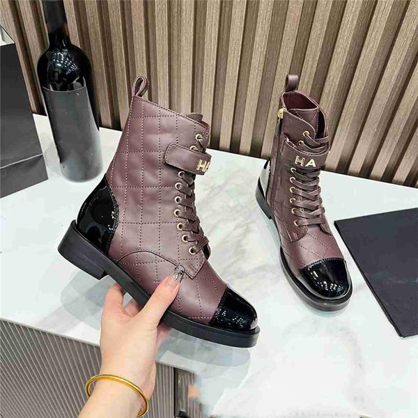 fashion women's boots 2023 channel luxury design vintage decorative letter logo autumn and winter casual martin boots snowy anti slip s, Black
fashion women's boots 2023 channel luxury design vintage decorative letter logo autumn and winter casual martin boots snowy anti slip s, Black
