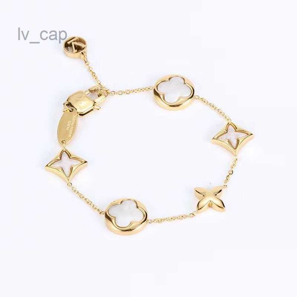 flower lock bracelets bangle letter v titanium steel designer for women men luxury jewlery gifts woman girl gold silver rose gold wholesale, Black
flower lock bracelets bangle letter v titanium steel designer for women men luxury jewlery gifts woman girl gold silver rose gold wholesale, Black