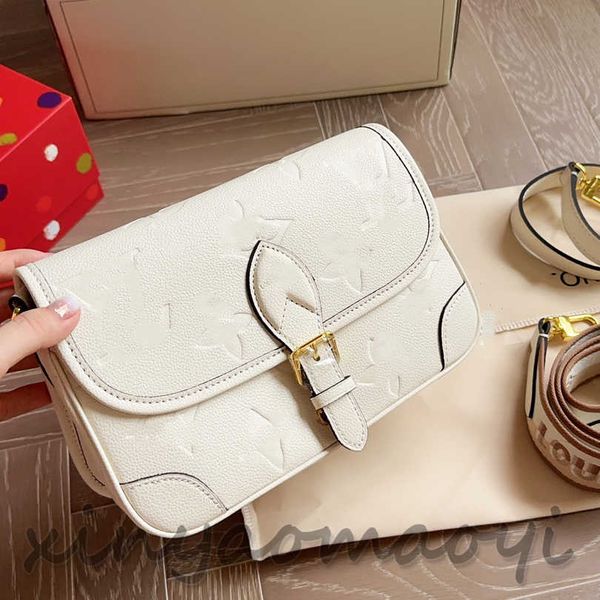 stylish, baguette bag, large capacity high version, designer luxury bag, shoulder bag, underarm bag crossbody bag, classic logo print b002
stylish, baguette bag, large capacity high version, designer luxury bag, shoulder bag, underarm bag crossbody bag, classic logo print b002