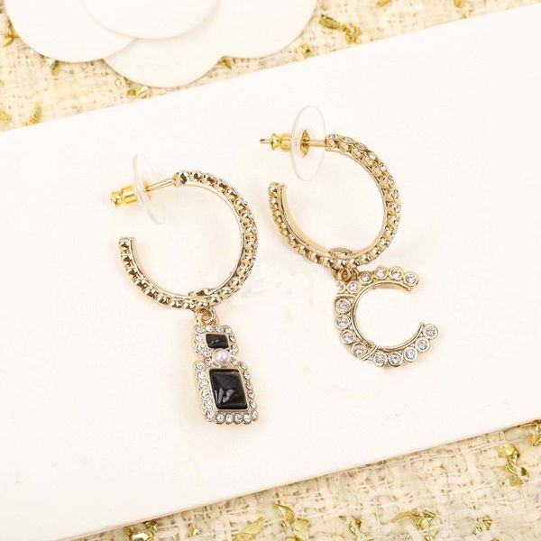 2023 luxury quality simple style charm drop earring with white and in 18k gold plated have box stamp ps7420b, Golden
2023 luxury quality simple style charm drop earring with white and in 18k gold plated have box stamp ps7420b, Golden