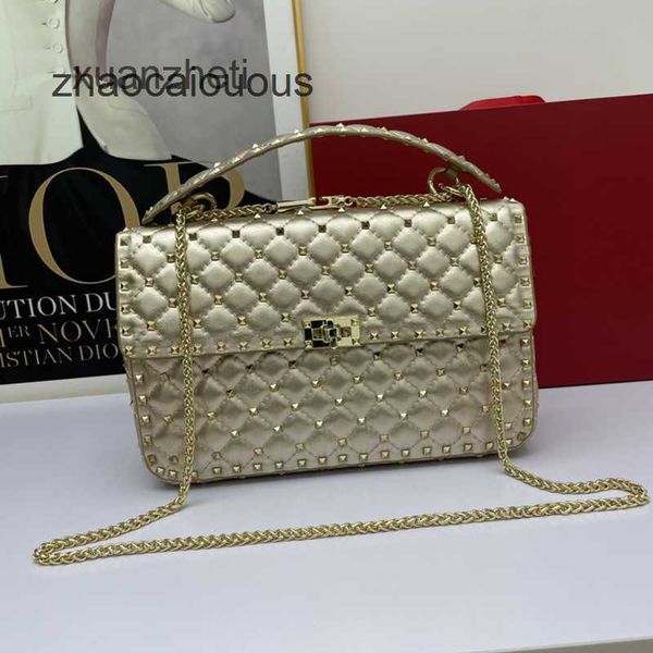 fashionable handbags sheepskin valentinoz luxury classic lady's bag bags crossbody women beach diamond designer grid rivet small portab
fashionable handbags sheepskin valentinoz luxury classic lady's bag bags crossbody women beach diamond designer grid rivet small portab