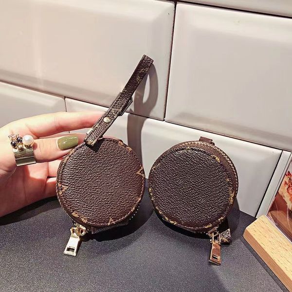 designer classic leather keychain lanyard men and women headphone bags multi-functional accessories charm key pendant, Silver
designer classic leather keychain lanyard men and women headphone bags multi-functional accessories charm key pendant, Silver