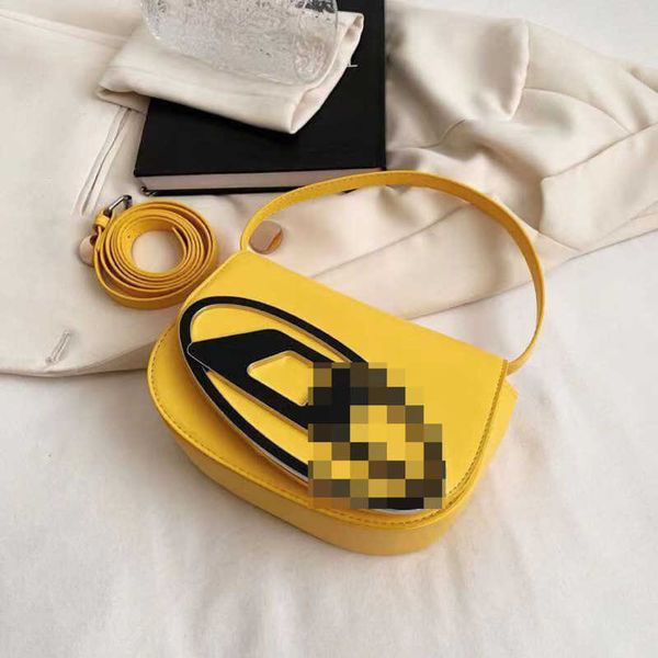 trendy designer niche diesels d design bag women's saddle handle single shoulder underarm fashionable minimalist handbag w7gk
trendy designer niche diesels d design bag women's saddle handle single shoulder underarm fashionable minimalist handbag w7gk