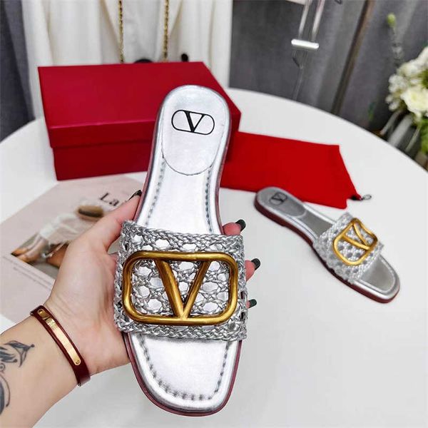 red valentinoz network slippers designer v-button knitted fashion european women's casual flat bottom versatile one sandal line lazy co
red valentinoz network slippers designer v-button knitted fashion european women's casual flat bottom versatile one sandal line lazy co
