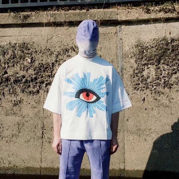 house of errors, eye of truth, foamed print, small crowd high street vibe washed old short sleeve t-shirt, White;black
house of errors, eye of truth, foamed print, small crowd high street vibe washed old short sleeve t-shirt, White;black