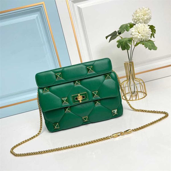 red velatninio bags designer bag ladiesnet for woman same enamel rivet bag fashion trend chain one shoulder new high grade oblique straddle
red velatninio bags designer bag ladiesnet for woman same enamel rivet bag fashion trend chain one shoulder new high grade oblique straddle