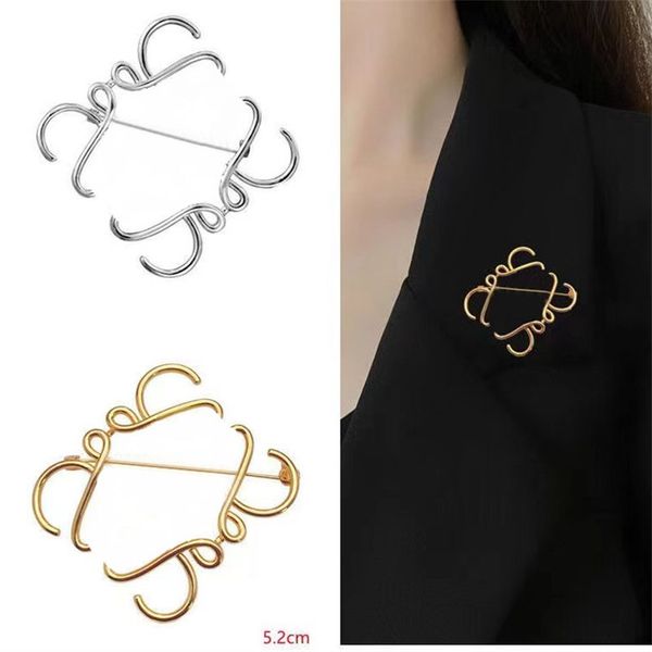 women brooches designer dress jewelry gold silver anagram jewellery brooch pin hollow out broche mens breastpins suit luxury accessories, Gray
women brooches designer dress jewelry gold silver anagram jewellery brooch pin hollow out broche mens breastpins suit luxury accessories, Gray
