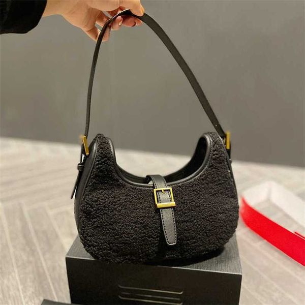 shopping bags ysbag loulou lamb wool shoulder handbag winter plush tote bag designer women handle crossbody purse 220929
shopping bags ysbag loulou lamb wool shoulder handbag winter plush tote bag designer women handle crossbody purse 220929