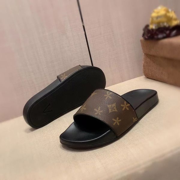 luxurys slipper outdoor waterfront sandale designer slippers summer beach flat slides fashion sandal genuine leather slide casual shoe latex, Black
luxurys slipper outdoor waterfront sandale designer slippers summer beach flat slides fashion sandal genuine leather slide casual shoe latex, Black