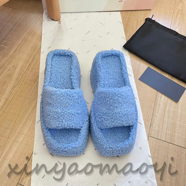 autumn and winter fluffy slippers, platform increase platform slippers, designer luxury shoes, lamb wool slippers, version 010, Black
autumn and winter fluffy slippers, platform increase platform slippers, designer luxury shoes, lamb wool slippers, version 010, Black