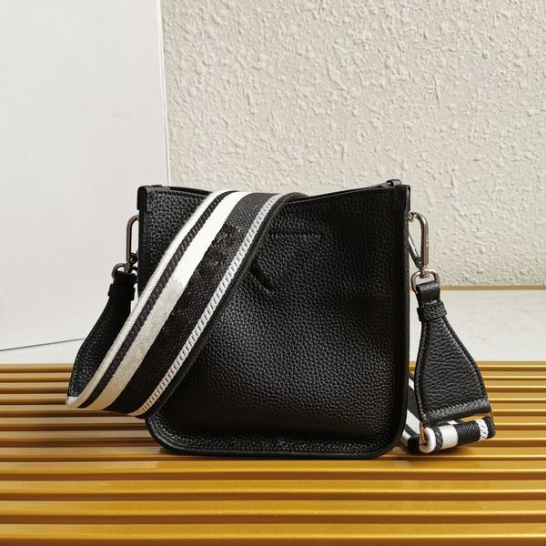 new style mini shoulder bag pard cowhide designer bags metal triangle iconic note detachable print woven tape shoulder strap emphasizes the
new style mini shoulder bag pard cowhide designer bags metal triangle iconic note detachable print woven tape shoulder strap emphasizes the
