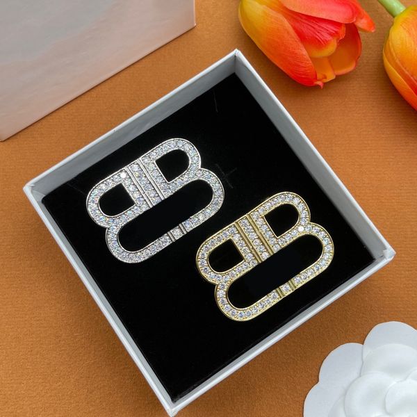 fashion designer high-end sweater suit collar pin brooches for mens womens luxury inlay crystal accessories pendant brooch jewelry gift, Gray
fashion designer high-end sweater suit collar pin brooches for mens womens luxury inlay crystal accessories pendant brooch jewelry gift, Gray