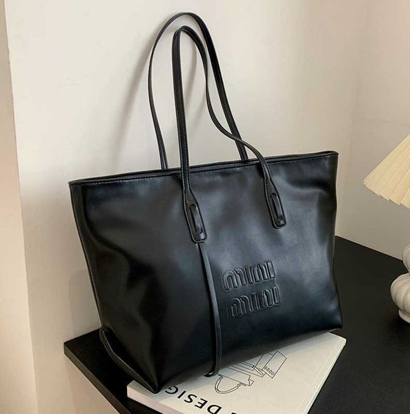 designer bags sensory bag women large capacity fashion shoulder bag commuting bag large bag miu tote bag t9t9
designer bags sensory bag women large capacity fashion shoulder bag commuting bag large bag miu tote bag t9t9