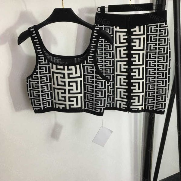 23ss skirt set womens designer clothing maze jacquard pattern knit camisole wrap hip slimming knit short skirt sets womens clothing a1, White
23ss skirt set womens designer clothing maze jacquard pattern knit camisole wrap hip slimming knit short skirt sets womens clothing a1, White