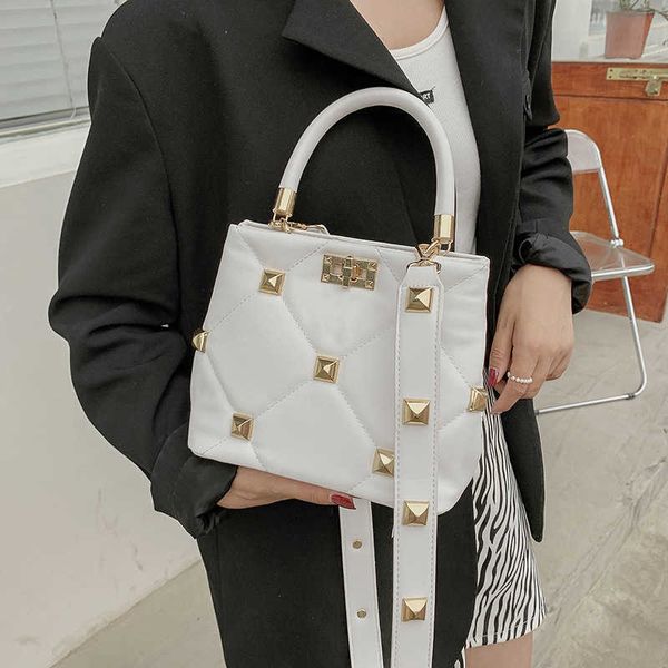v bag bag bags single velatninio designer for embroidered woman rhombic shoulder messenger fashion rivet handbag beauty
v bag bag bags single velatninio designer for embroidered woman rhombic shoulder messenger fashion rivet handbag beauty