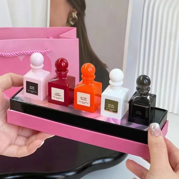 classical latest designer men 12ml 5pcs oud wood bitter peach lost cherry set suit perfume for women parfum eau de parfum kit long lasting f
classical latest designer men 12ml 5pcs oud wood bitter peach lost cherry set suit perfume for women parfum eau de parfum kit long lasting f