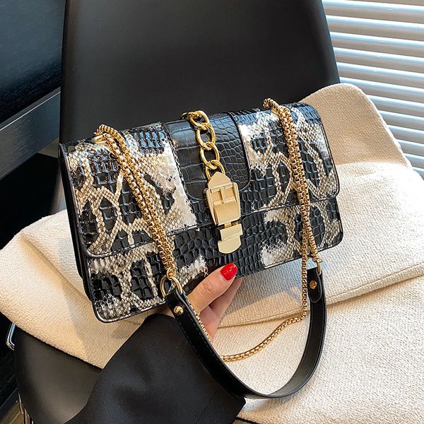 Factory wholesale ladies shoulder bags 6 colors elegant atmospheric pressure flower snake chain bag flip gold buckle handbag street trend printing backpack 3299#, Pink
Factory wholesale ladies shoulder bags 6 colors elegant atmospheric pressure flower snake chain bag flip gold buckle handbag street trend printing backpack 3299#, Pink