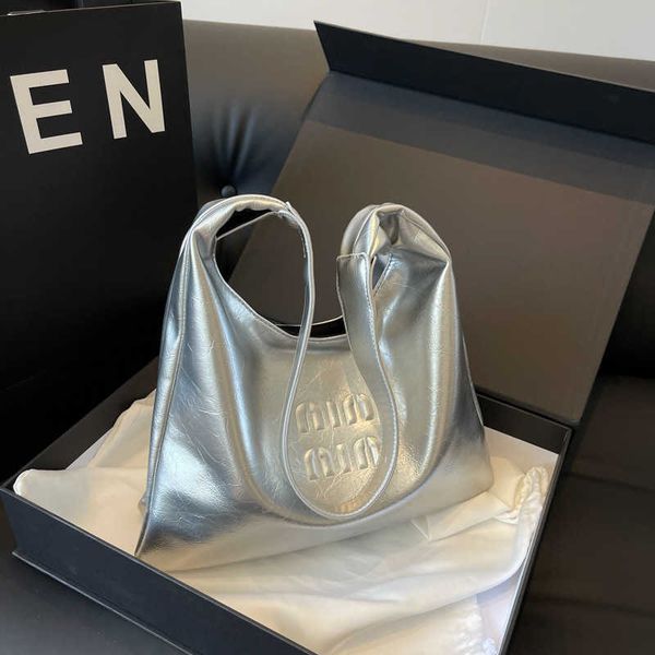 designer bags large capacity soft leather women's bag student classroom casual shoulder underarm bag miu tote bag 440f
designer bags large capacity soft leather women's bag student classroom casual shoulder underarm bag miu tote bag 440f
