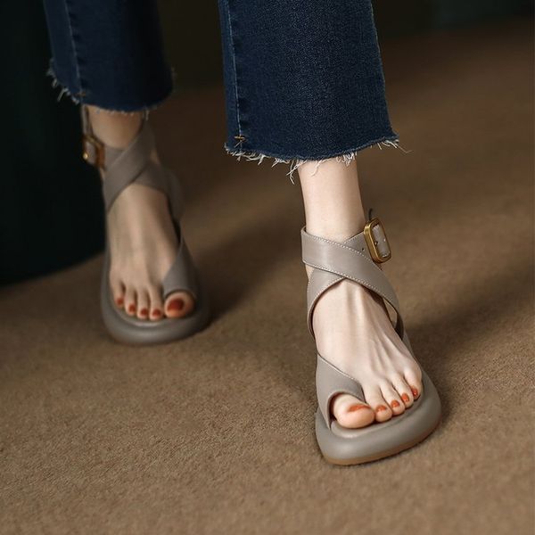 flat-soled sandals women wear new thick-soled fashion sandals in the summer of 2023, casual and versatile beach women's shoes., Black
flat-soled sandals women wear new thick-soled fashion sandals in the summer of 2023, casual and versatile beach women's shoes., Black