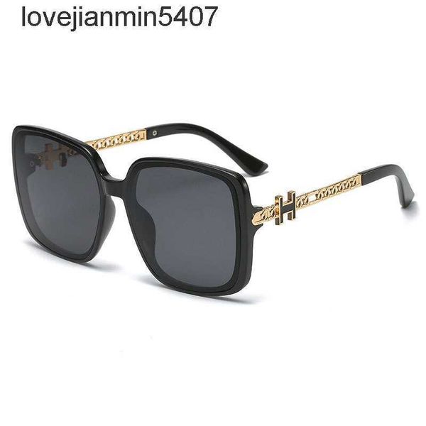 2023 luxury sunglasses factory for sale new style h-style large frame personalized rivet fashion sunglass chain leg street sface covering su, White;black
2023 luxury sunglasses factory for sale new style h-style large frame personalized rivet fashion sunglass chain leg street sface covering su, White;black