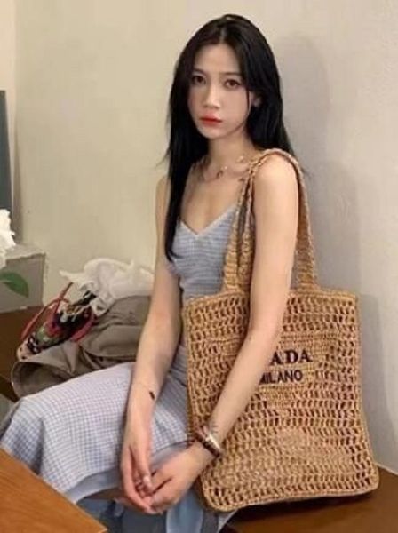 new ins designer brands hollow letters raffia straw tote fashion paper woven women shoulder bags summer beach handbag luxury bag
new ins designer brands hollow letters raffia straw tote fashion paper woven women shoulder bags summer beach handbag luxury bag