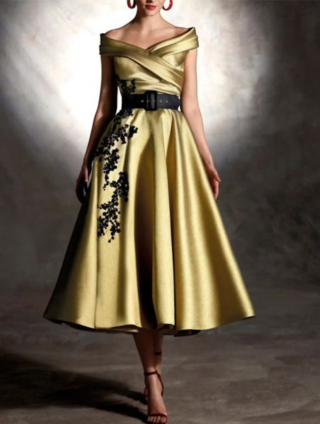 elegant short satin off shoulder mother of the bride dresses a-line satin godmother dresses formal party gown pleats la madre del vestido de, Black;red
elegant short satin off shoulder mother of the bride dresses a-line satin godmother dresses formal party gown pleats la madre del vestido de, Black;red