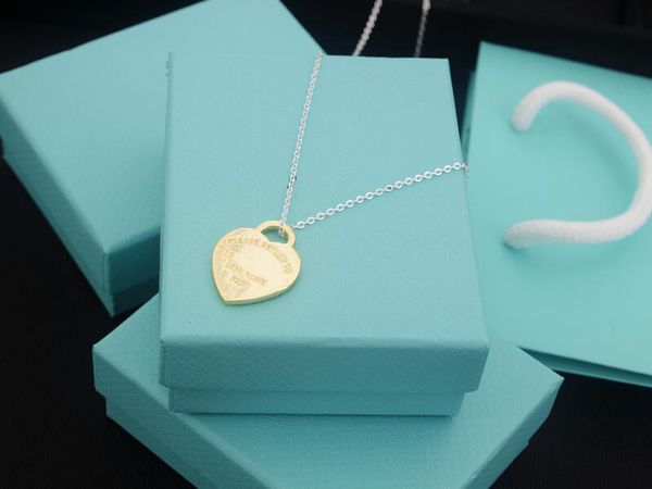 3a necklaces tf heart pendant in silver iconic collection for women with dust bag box fendave 12-31
3a necklaces tf heart pendant in silver iconic collection for women with dust bag box fendave 12-31