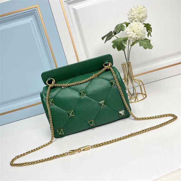 v bag same red velatninio bags designer bag enamel ladiesnet for woman rivet bag fashion chain one shoulder new high grade oblique straddle
v bag same red velatninio bags designer bag enamel ladiesnet for woman rivet bag fashion chain one shoulder new high grade oblique straddle
