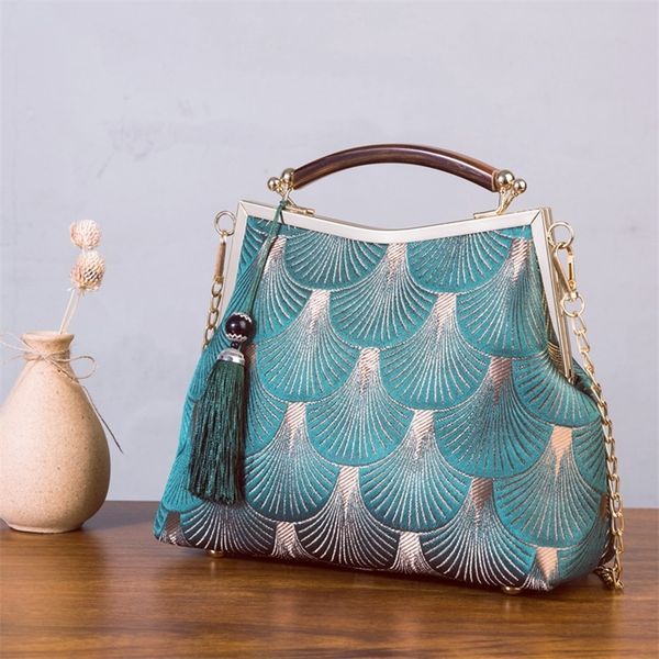 evening bags vintage designer lock shell pure handmade bag fringe chain women shoulder crossbody chic lady women s handbags well 230729
evening bags vintage designer lock shell pure handmade bag fringe chain women shoulder crossbody chic lady women s handbags well 230729