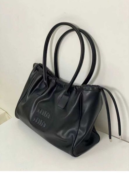 designer bags soft leather drawstring shoulder bag large capacity workers' computer commuter bag miu tote bag myuz
designer bags soft leather drawstring shoulder bag large capacity workers' computer commuter bag miu tote bag myuz