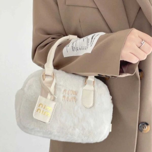 mbti womens winter plush shoulder bag soft fluffy cute autumn purses and handbags luxury designer casual elegant crossbody bag fashion goes
mbti womens winter plush shoulder bag soft fluffy cute autumn purses and handbags luxury designer casual elegant crossbody bag fashion goes