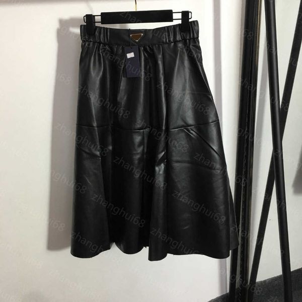 23ss womens designer clothing designer skirts letter triangle logo decoration high waist a word half skirt pu leather skirt women clothes, Black
23ss womens designer clothing designer skirts letter triangle logo decoration high waist a word half skirt pu leather skirt women clothes, Black