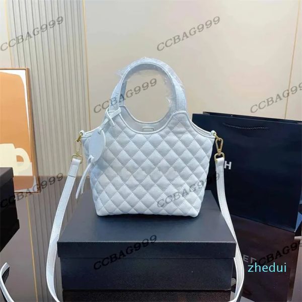 2023 new fashion large capacity shopping bag handbag diamond gold tone metal leather diagonal shoulder chain multi purpose outdoor portable
2023 new fashion large capacity shopping bag handbag diamond gold tone metal leather diagonal shoulder chain multi purpose outdoor portable