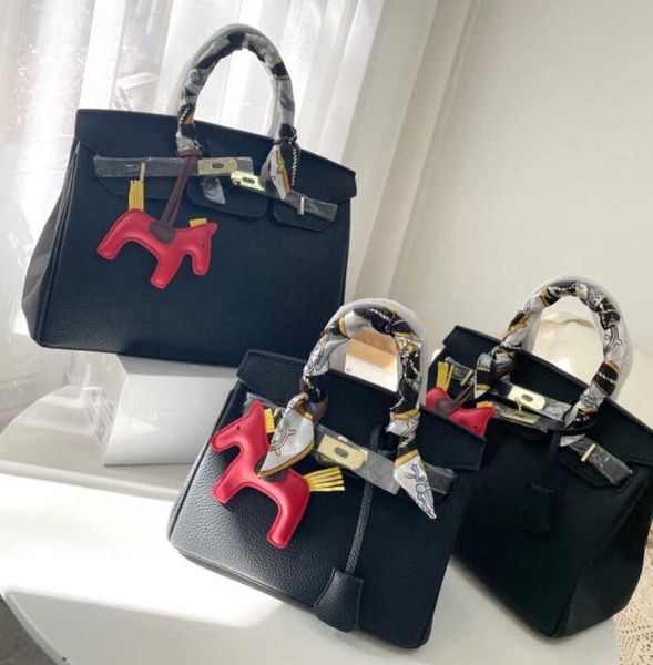 large capacity designer bags women tote classic luxury birkin handbag messenger h bag fashion cowhide leather quality purses lady fashion le
large capacity designer bags women tote classic luxury birkin handbag messenger h bag fashion cowhide leather quality purses lady fashion le