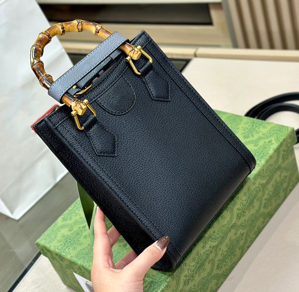 luxury designer totes handbag elegant fashion diamond shaped handbag travelling shoulder tote bag women's travel shopping bags
luxury designer totes handbag elegant fashion diamond shaped handbag travelling shoulder tote bag women's travel shopping bags