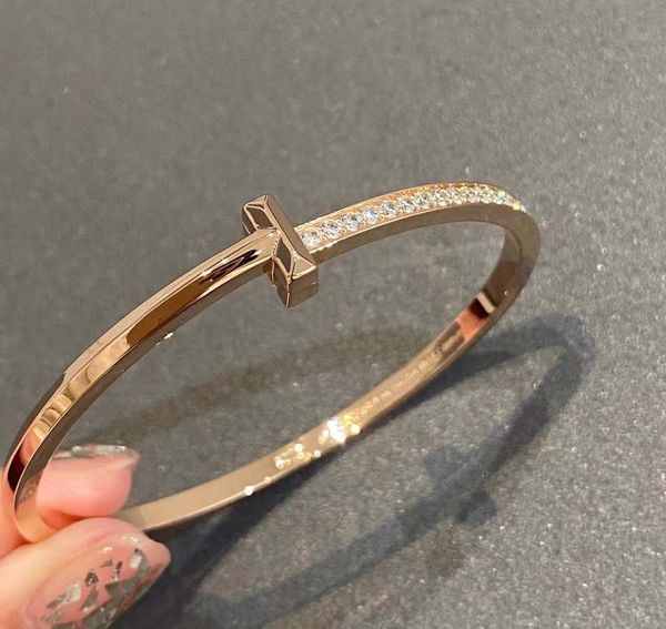 2023 luxury quality v gold material charm band bangle with diamond in two colors plated have box stamp ps7446b, Black
2023 luxury quality v gold material charm band bangle with diamond in two colors plated have box stamp ps7446b, Black