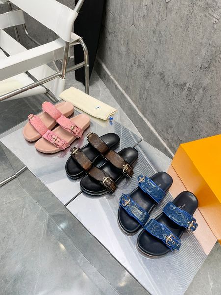 2023ss new designer beach sandals leather chunky casual sandals light calfskin women's shoes size 35-42 luxury leather women's san, Black
2023ss new designer beach sandals leather chunky casual sandals light calfskin women's shoes size 35-42 luxury leather women's san, Black