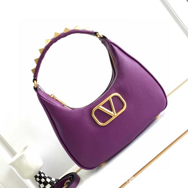woman bag designer bags v bag ladiesriveted for women's bag hobo velatninio underarm fashion genuine leather layer cowhide high end goo
woman bag designer bags v bag ladiesriveted for women's bag hobo velatninio underarm fashion genuine leather layer cowhide high end goo