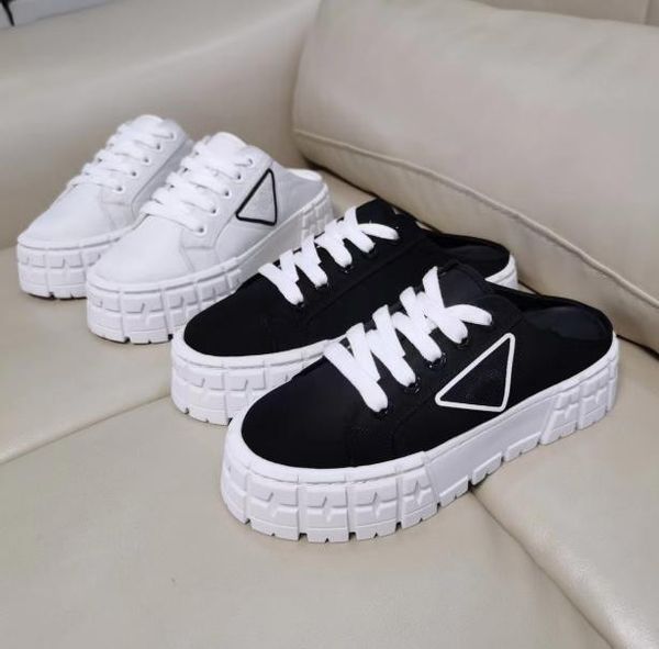 Designer women thick soles slippers Canvas triangular raised muffin shoes Casual breathable high muffin slippers ladies Black white Muller shoes 34-41, Dark grey
Designer women thick soles slippers Canvas triangular raised muffin shoes Casual breathable high muffin slippers ladies Black white Muller shoes 34-41, Dark grey
