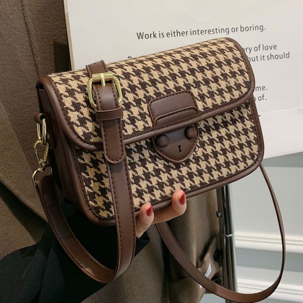 evening bags fashion solid color shoulder crossbody bag for women leather woven female designer casual chest messenger 230731
evening bags fashion solid color shoulder crossbody bag for women leather woven female designer casual chest messenger 230731
